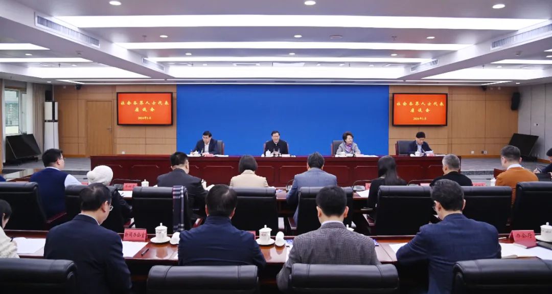 把屁股端端地坐在老百姓这一面，确保检察权为人民行使、让人民满意